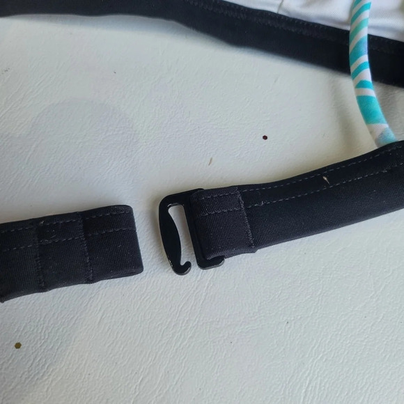 NWT Victoria's Secret Swim Top Triangle Bikini Strappy Crossback Wireless Sz XS - Picture 4 of 13